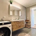 아파트 Sunny Terrace - Airy In The Heart Of Lofoten *